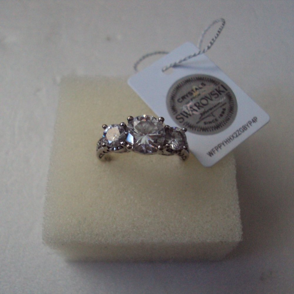 BOGO New Swarovski crystal ring size 7 MST174